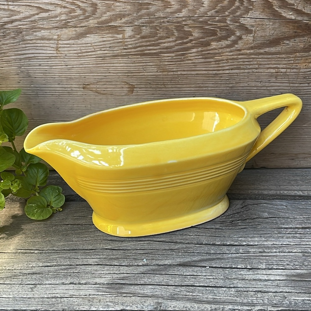 Vintage Yellow Harlequin Gravy Boat :: Homer Laughlin :: MCM - Picture 1 of 10